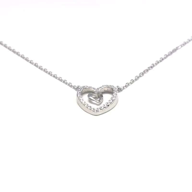 Collar de plata con colgante de corazón con piedras blancas